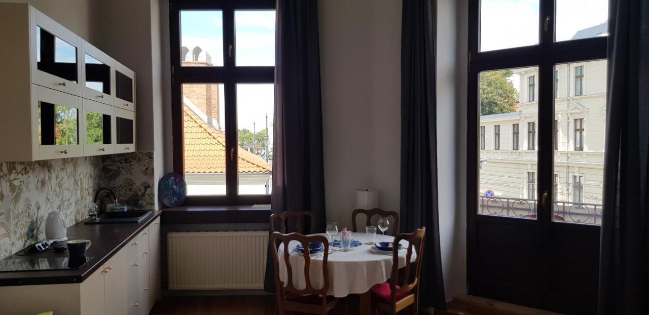 Astronomiczny Apartament , Mieszkanie 2 Pokojowe. Parking. Torun Exterior photo