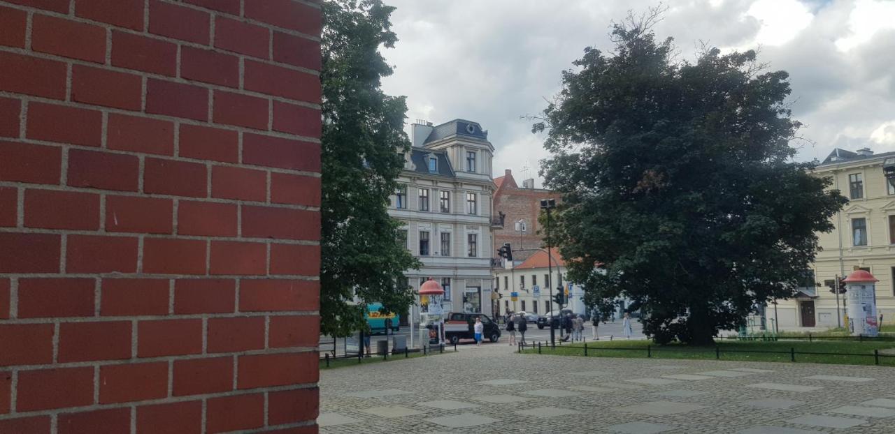 Astronomiczny Apartament , Mieszkanie 2 Pokojowe. Parking. Torun Exterior photo